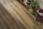Δάπεδο SPC CA147 Georgetown Oak Arbiton 1511 x 229 x 5mm 42 Class - Image 3